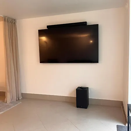 Woodstock Ix, Self Check-in *